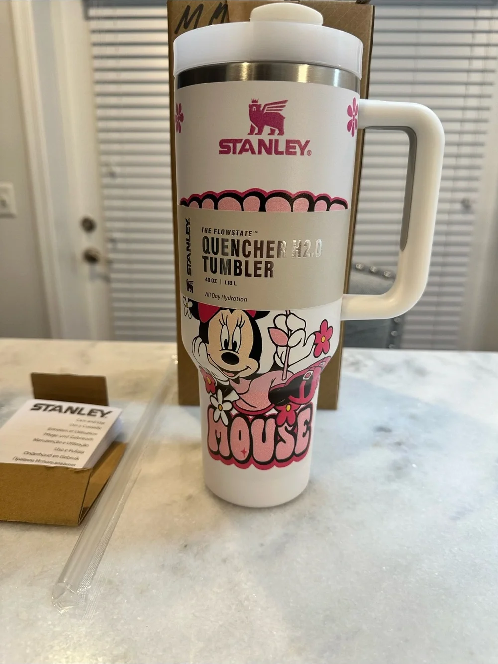 Stanley Disney Minnie Mouse White & Pink 40oz Quencher H20 Tumbler with Handle - Picture 13 of 14